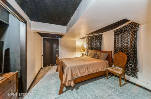 6214 Magnolia Ave, Chicago IL 60626-5306 exterior