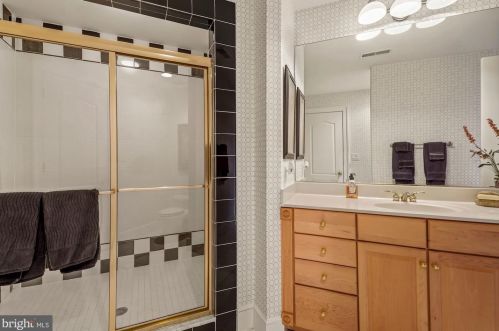 11300 Glen Rd, Rockville MD 20854-1849 exterior