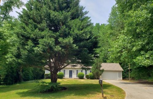 883 Timbervale Ln, Lithonia GA 30058-6013 exterior