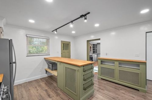 300 Shaler St, Pittsburgh PA  15211-1046 exterior