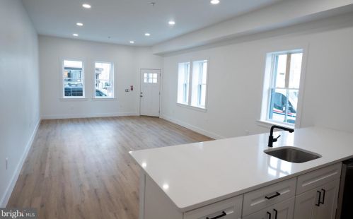 1500 Dickinson St, Philadelphia PA 19146-4757 exterior