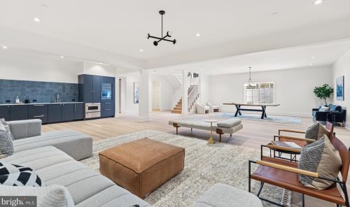 4526 Hawthorne St, Washington DC 20016-3570 exterior