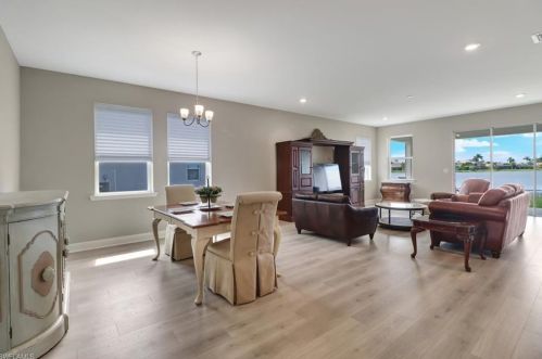 2090 Grv Dr, Naples FL 34120-1422 exterior