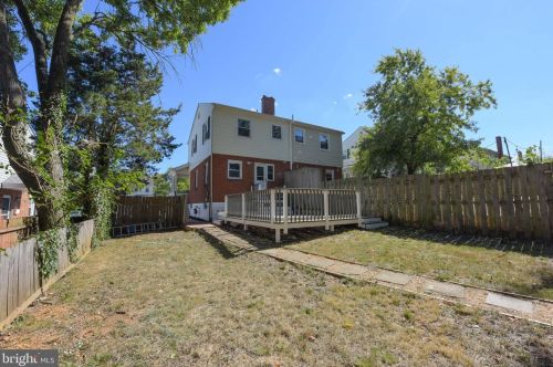 6916 Westhampton Dr, Alexandria VA 22307-1528 exterior