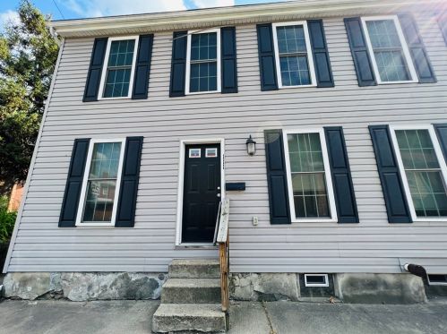 111 Main St, Pittsburgh PA  15215-1431 exterior