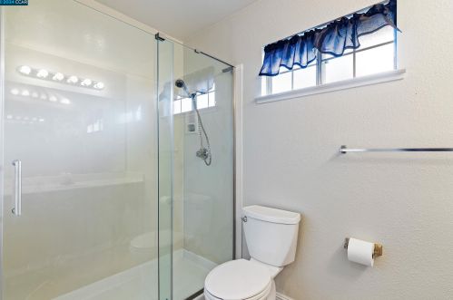 3913 Joan Ave, Concord CA 94521-2542 exterior