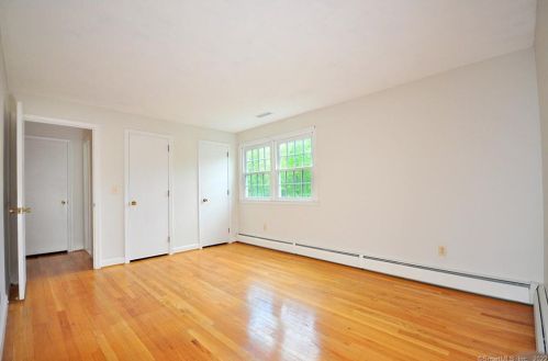 51 Lincoln Way, Windsor CT 06095-3545 exterior