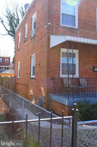 3353 Dubois Pl, Washington, DC 20019-2479