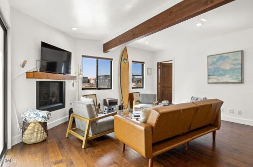 128 Camarillo Ave, Oxnard CA  93035-4605 exterior