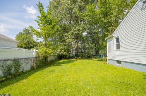 451 River Rd, Rahway NJ  07065-4203 exterior