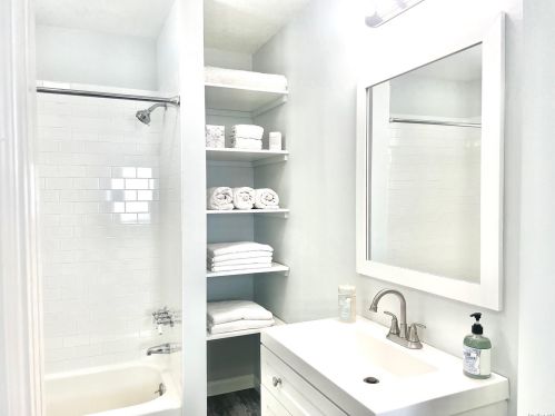 47 22 St, Huntington Station NY 11746-3240 exterior