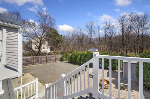 32 Hall Pl, Quincy MA 02169-4025 exterior