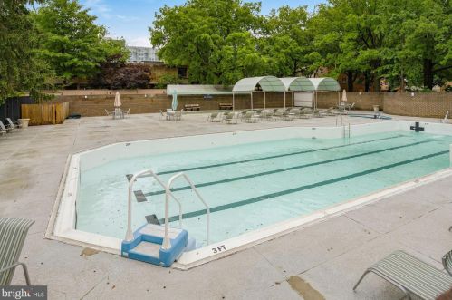 1311 Delaware Ave, Washington DC  20024-3930 exterior