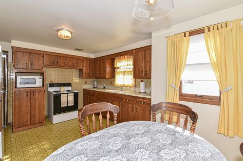 5416 Midland Dr, Milwaukee WI 53220-1420 exterior