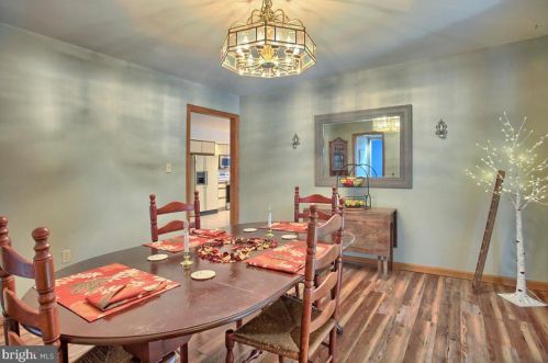 409 Dart Dr, Hanover PA 17331-1327 exterior