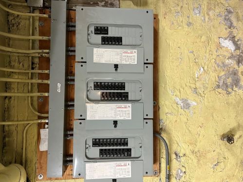 1334 Cornelia Ave, Chicago IL 60618-6035 exterior