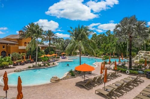 9009 Alturas St, Naples FL 34113-3339 exterior