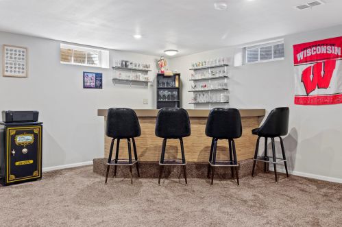 3633 100, Milwaukee WI 53222-2430 exterior