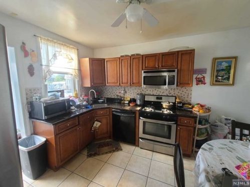 620 Madison Ave, Paterson NJ 07524-2729 exterior