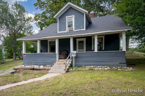 552 Ionia St, Belding, MI 48809-2071