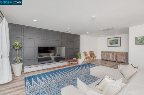 318 Soule Ave, Concord CA  94523-3639 exterior