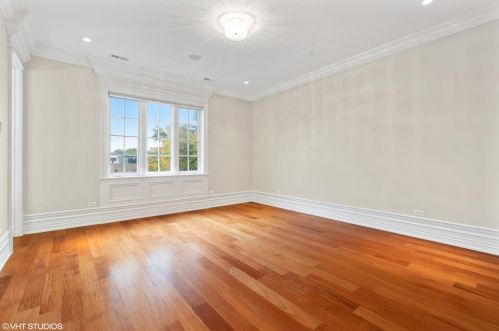 716 Schubert Ave, Chicago IL 60614-1247 exterior