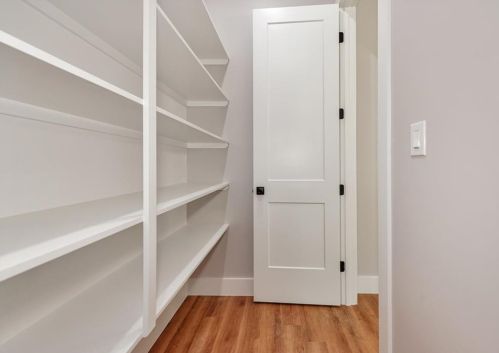 302 Edgewood Dr, Montgomery TX exterior