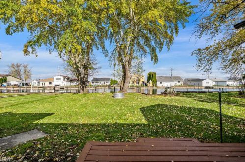 6334 Marina Dr, Algonac MI 48001-4212 exterior