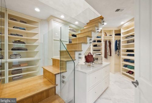 11705 Centurion Way, Rockville MD 20854-6419 exterior