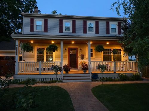 4222 Burrell St, Milwaukee, WI 53207-5004