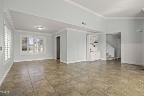 1950 Sutter Pl, Oxnard CA  93033-5633 exterior