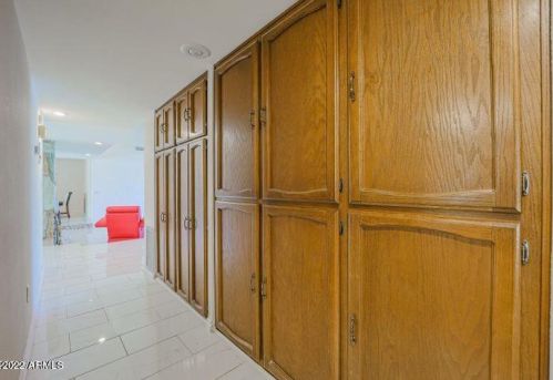 4225 Country Gables Dr, Phoenix AZ  85053-4561 exterior