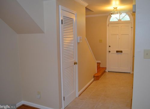 8902 16th St, Silver Spring MD 20910-2231 exterior