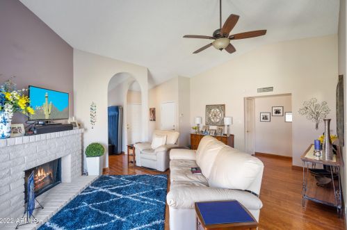 14440 26 Ave, Phoenix AZ 85023-5940 exterior