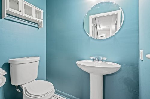 6707 Reynolds St, Pittsburgh PA  15206-4512 exterior