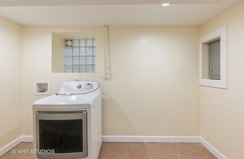 6734 Michigan Ave, Chicago IL  60637-3921 exterior