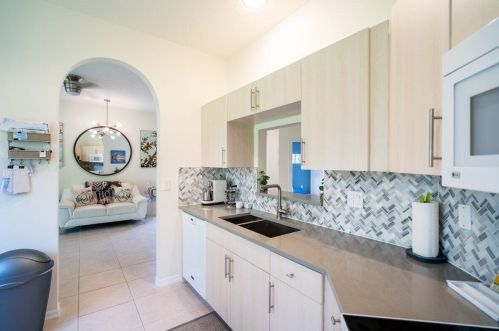 236 Coconut Key Way, Fort Pierce FL 34986-1911 exterior