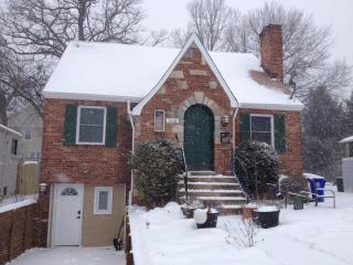 1312 Taylor St, Arlington VA  22201-4816 exterior