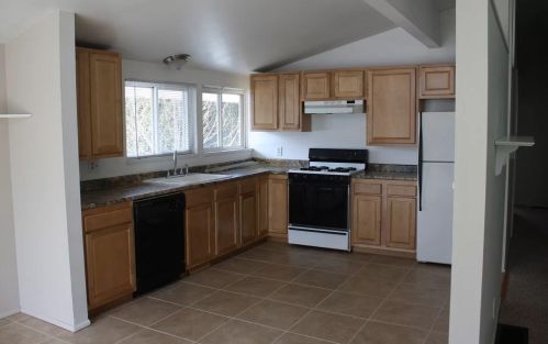 1705 Diamond Ave, Grand Rapids MI 49505-4868 exterior