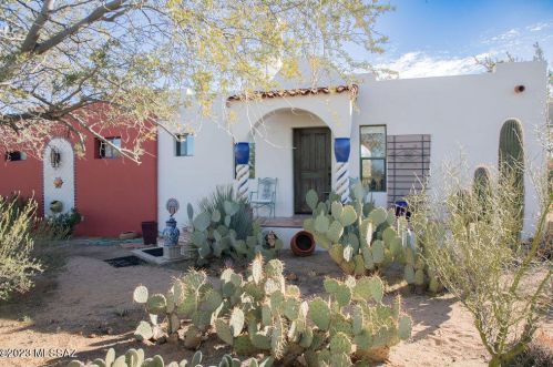 5800 Desert View Dr, Tucson, AZ 85743-9652