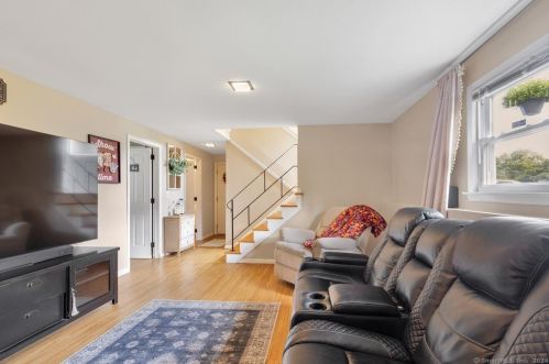 75 Boylston St, Meriden CT 06450-4737 exterior