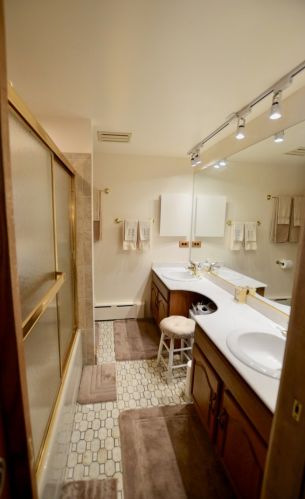 3822 Barreville Rd, Bull Valley IL 60012-2162 exterior