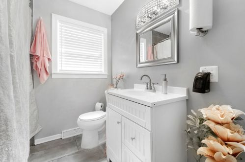 9834 Frst Ave, Chicago IL 60628-1437 exterior