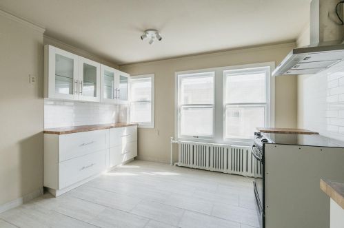 2501 Stratford Ct, Milwaukee WI  53211-2635 exterior