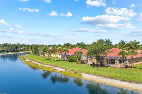 14278 Manchester Dr, Naples FL 34114-8624 exterior