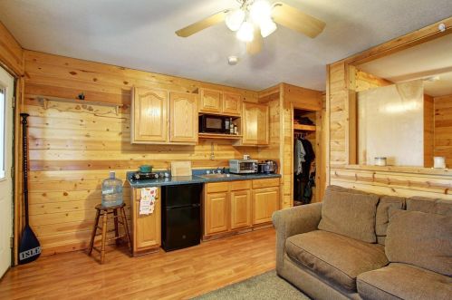 302 Reading St, Folsom CA 95630-3028 exterior