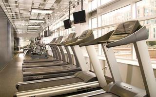 210 Wells St, Chicago IL  60606-1427 exterior