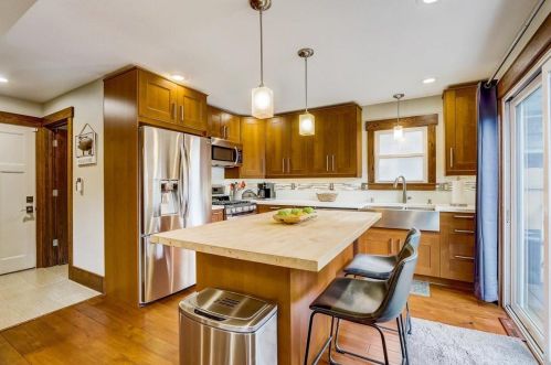 9916 Grantosa Dr, Milwaukee WI  53222-1411 exterior