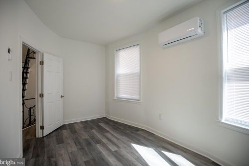 5148 Hazel Ave, Philadelphia PA 19143-1526 exterior