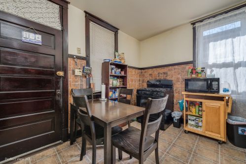 5755 Washtenaw Ave, Chicago IL 60659-3912 exterior